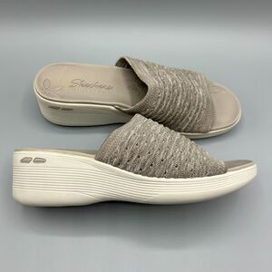 Skechers Wedges Luxe Foam Tan Comfort Sandals Women’s Size 10